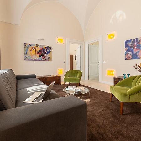 Y Arcillos Luxury Rooms Lecce Esterno foto