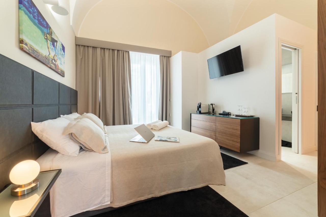 Y Arcillos Luxury Rooms Lecce Esterno foto