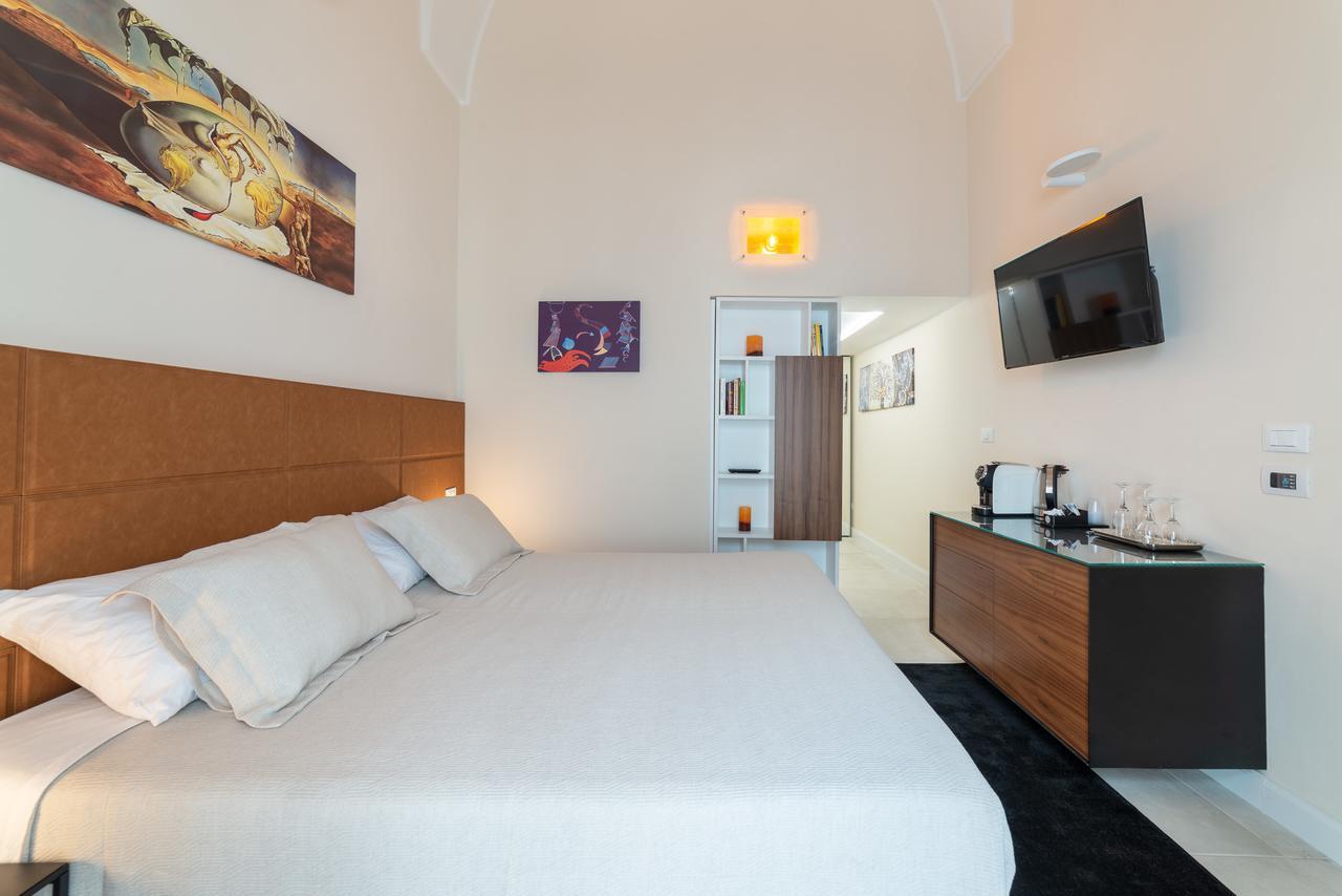 Y Arcillos Luxury Rooms Lecce Esterno foto