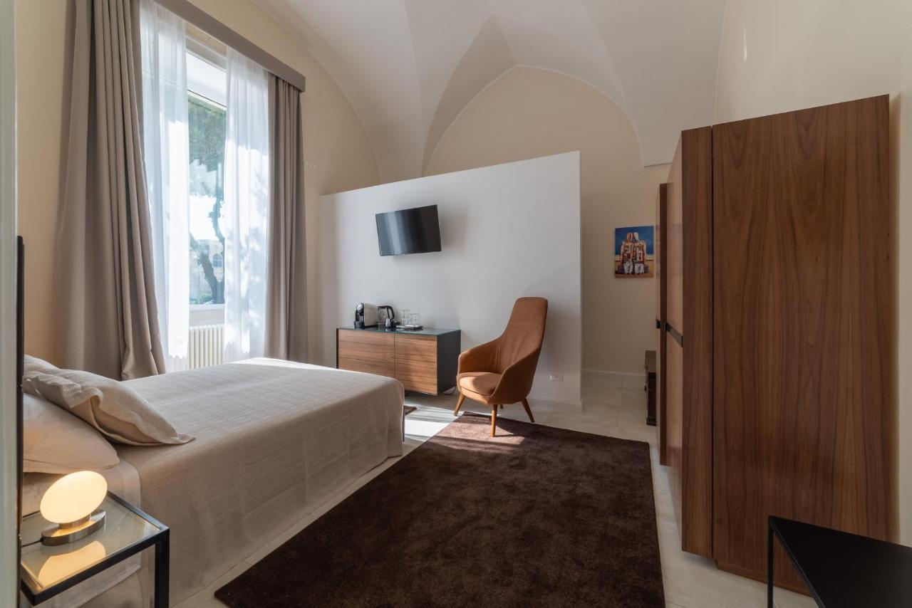Y Arcillos Luxury Rooms Lecce Esterno foto