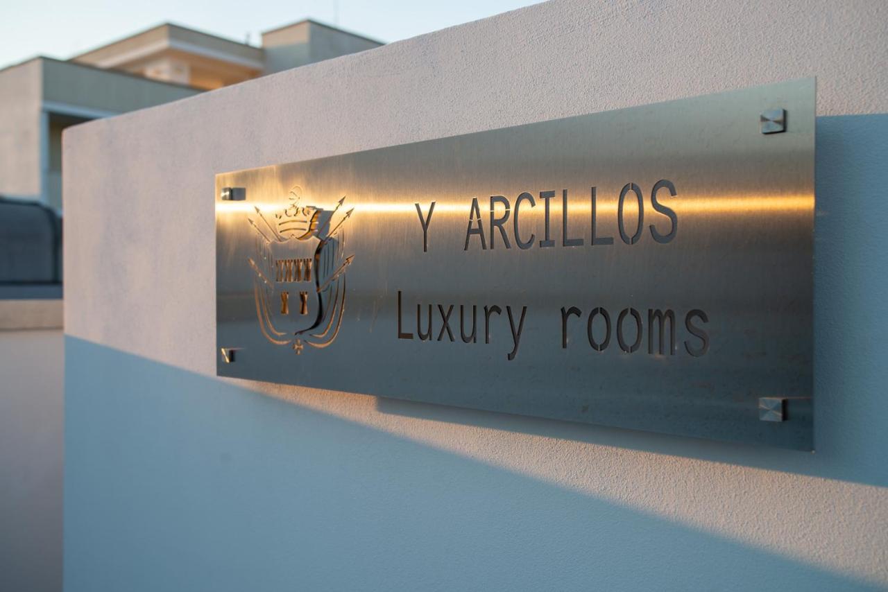 Y Arcillos Luxury Rooms Lecce Esterno foto